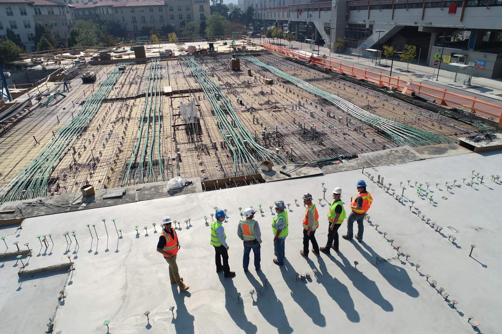 Équipe sur un chantier de construction